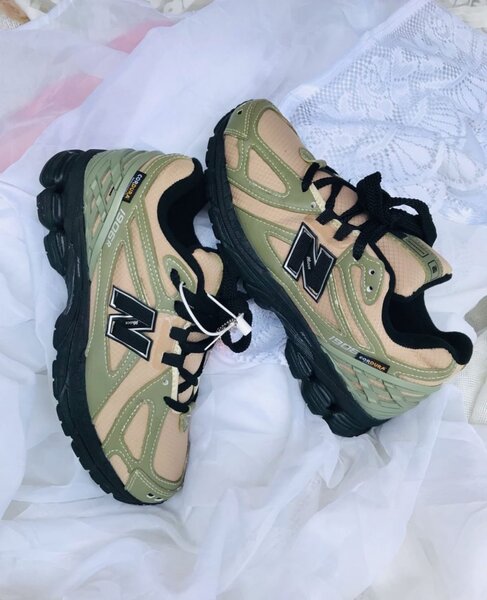 Bangis.sneakers