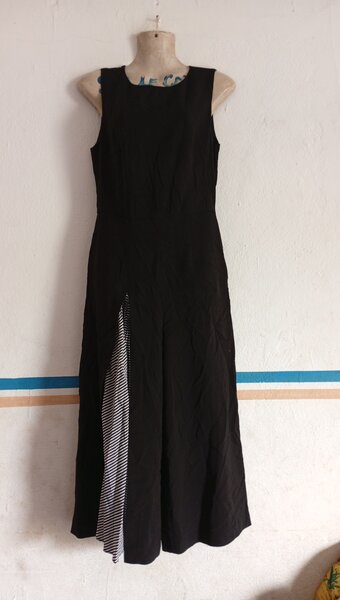 Robe noire élégante femme