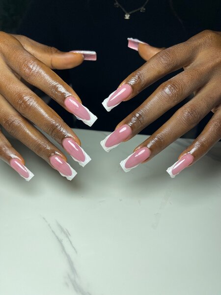 Pressé on Nail