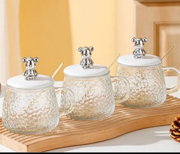 Tasses en verre avec couvercle ours