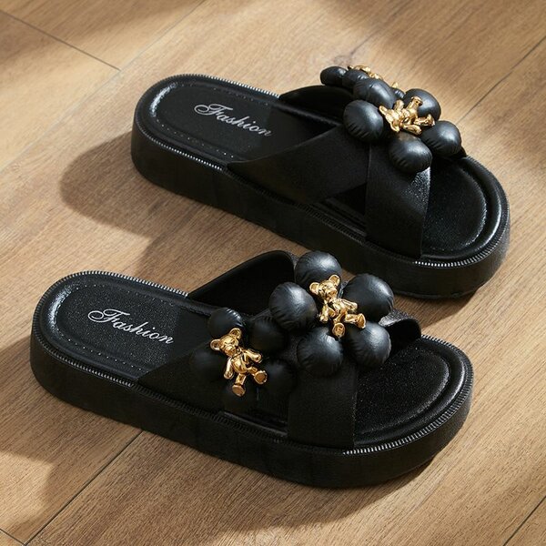 Comfortable ladies slipper