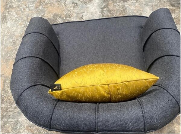 Single chair