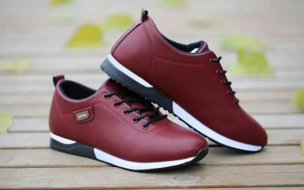 Nike et mocasin