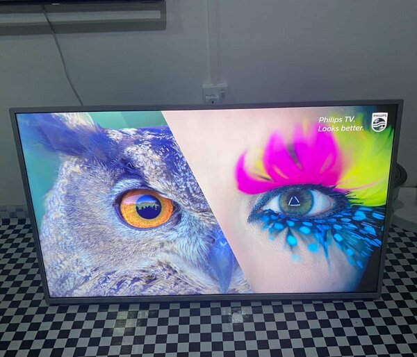 PHILIPS SMART TV
