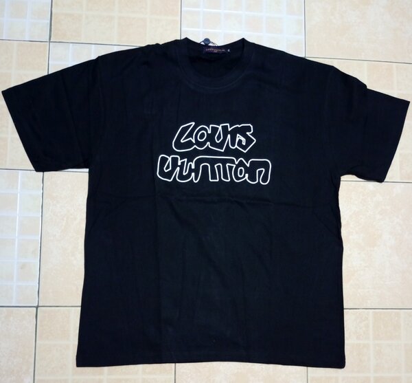 Tee shirt