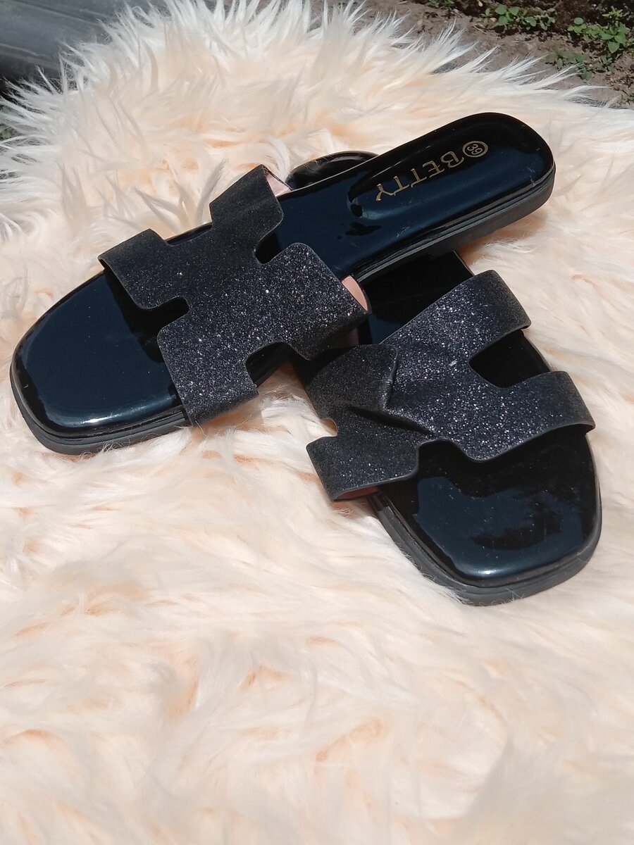Quality ladies slippers