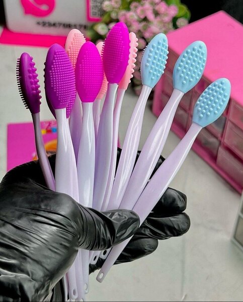 lip brush