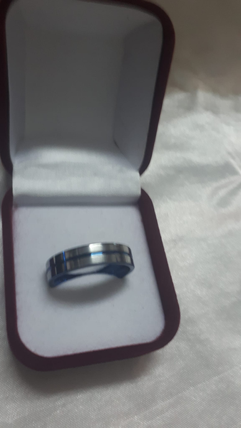 ring with stripe