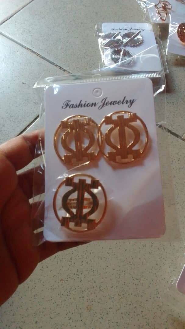 Boucles d'oreilles rondes élégantes
