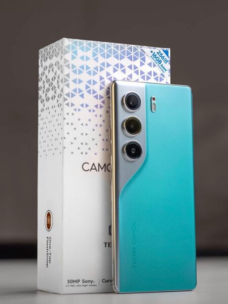 Tecno Camon 40