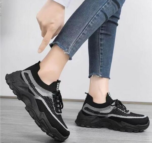 Ladies sneakers