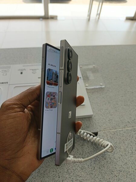 SAMSUNG GALAXY Z FOLD6 (256GB)