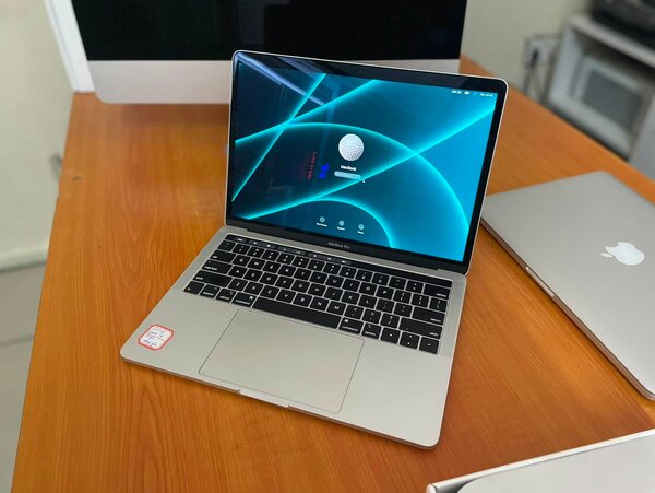 MacBook Pro 2017 With Touch Bar