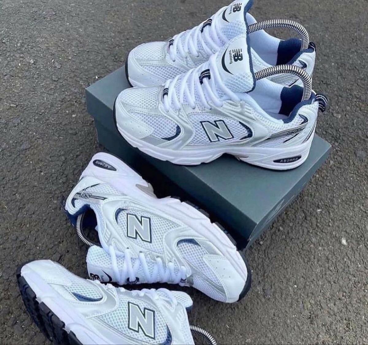 NEW BALANCE 530