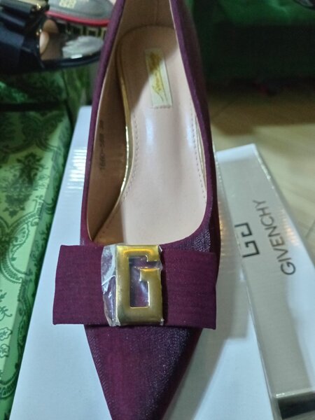 Dress shoe