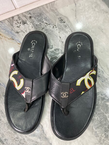 Sandals en cuirs