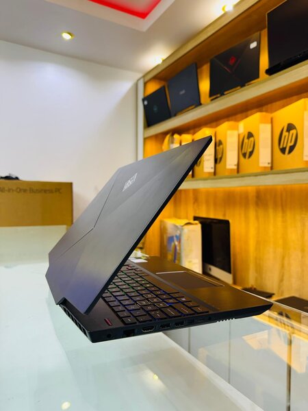 HP OMEN 15