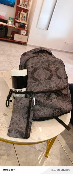 Sac à dos élégant et bouteille