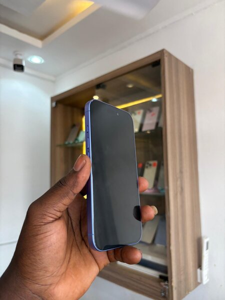 iPhone 16