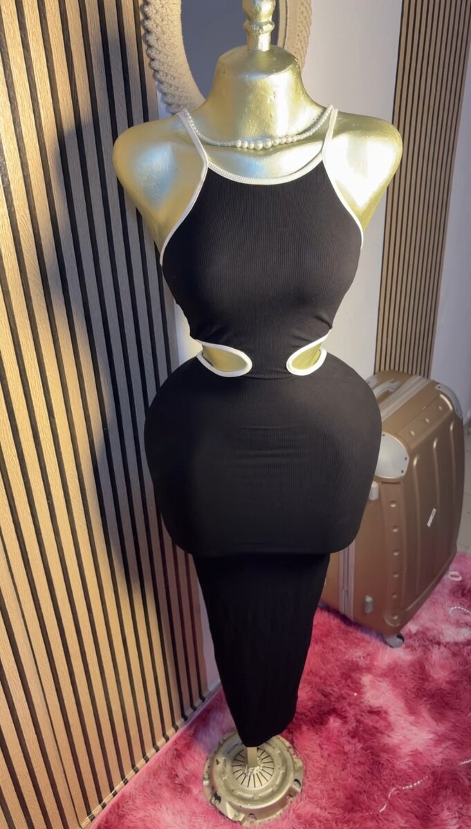 Robe élégante découpée