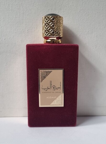 Asdaf princess of Arabia ( this is a fruity feminine scen)