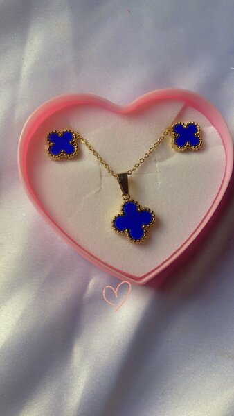 Clover blue set