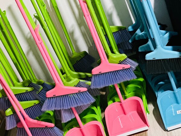 Standing broom and Collector