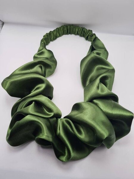 Ruffle hairband