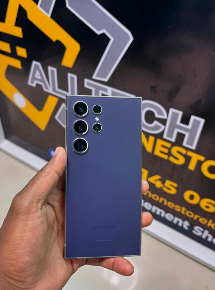 Clean Samsung S24