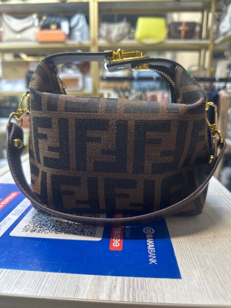 Lactose,coach,fendi