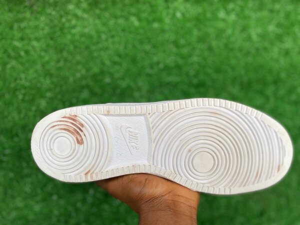 NIKE