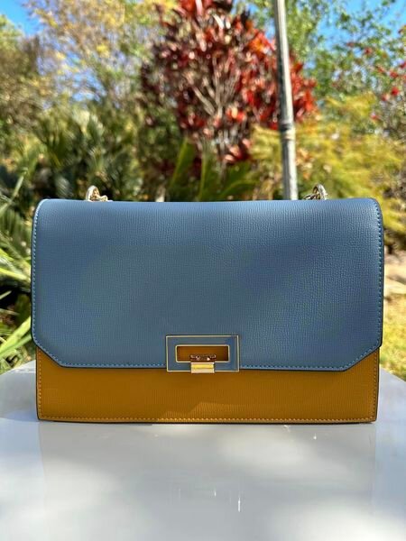 Shoulder bags