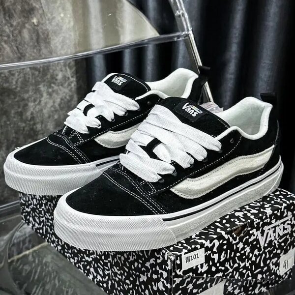 Authentique chaussures