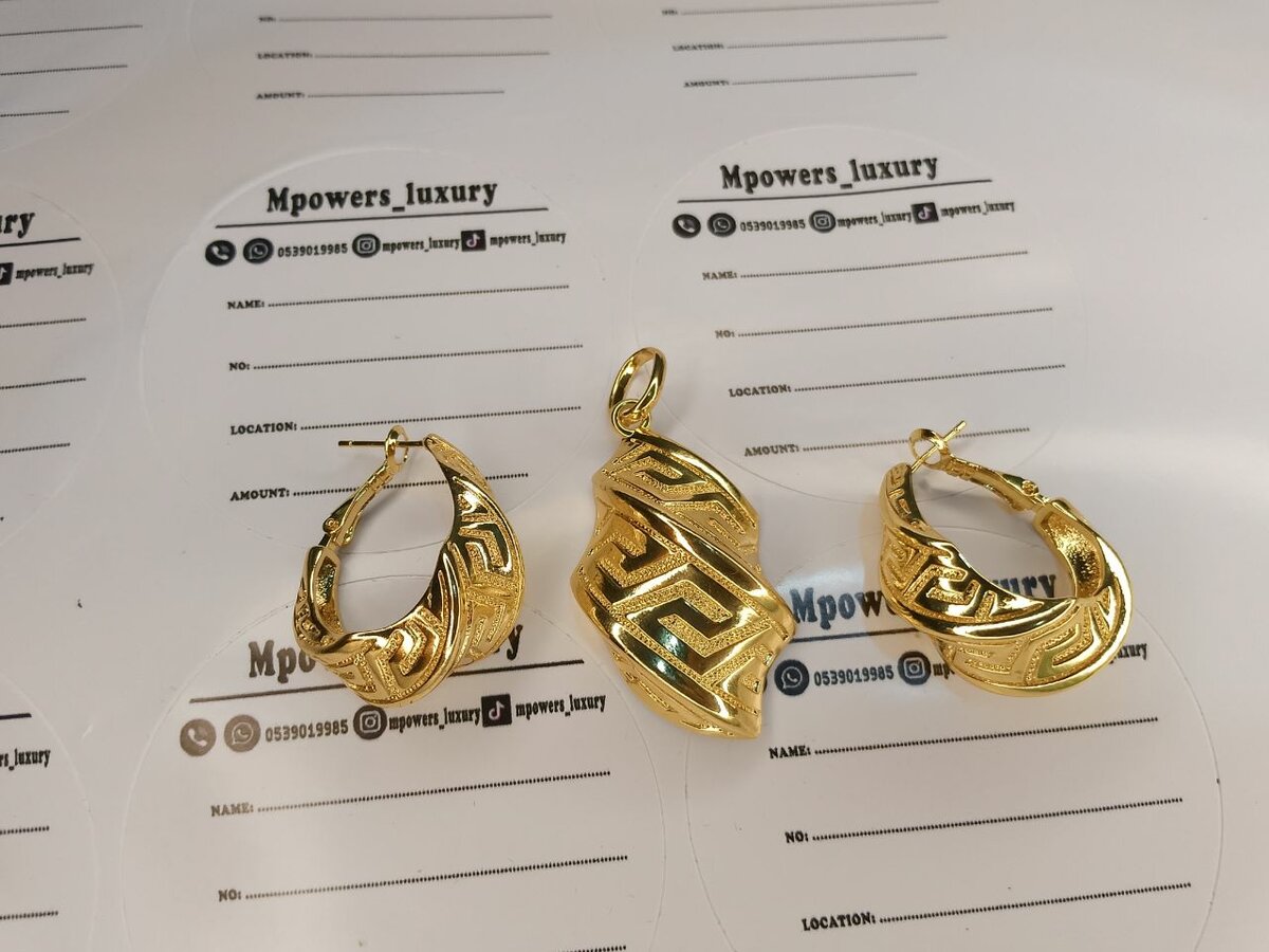 Classic earrings