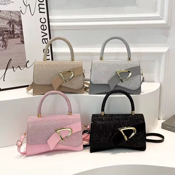 Sac à main élégant avec fermoir