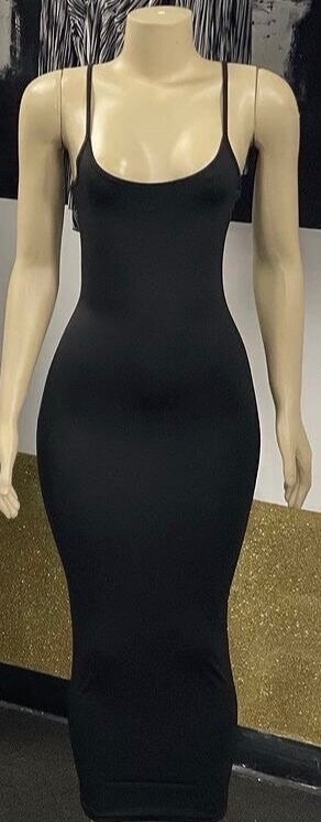 Robe longue élégante noire
