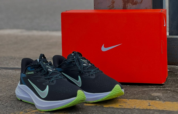 COMFY TRAINERS