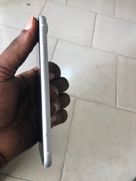 iPhone XR 64 gig