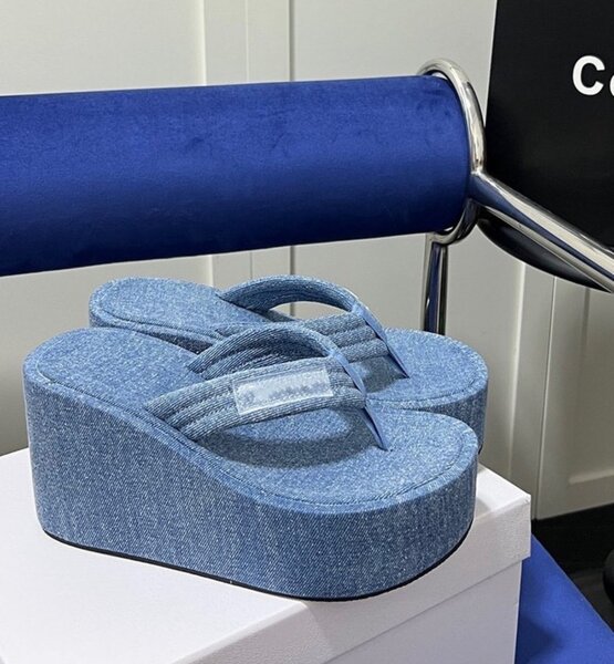Heel available