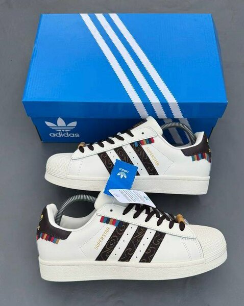 SUPERSTARS