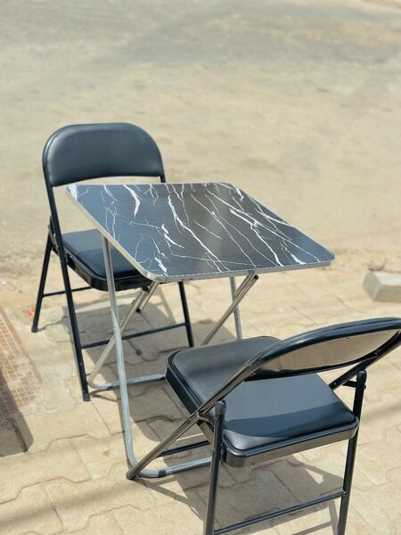 Table et chaises pliantes