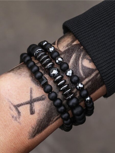 Bracelets en perles noires