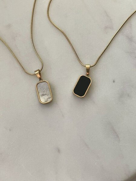 Collier Pendentif Géométrique Élégant