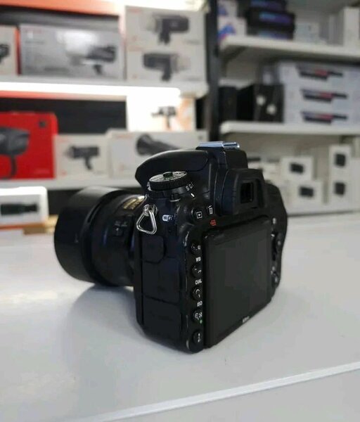 Nikon D750 avec objectif Nikkor