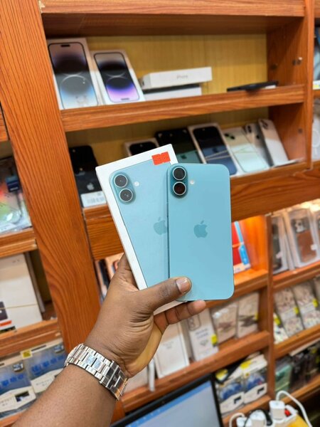 IPHONE 16 CASI NEUF