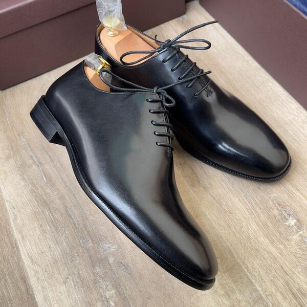 Chaussures habillées en cuir noir