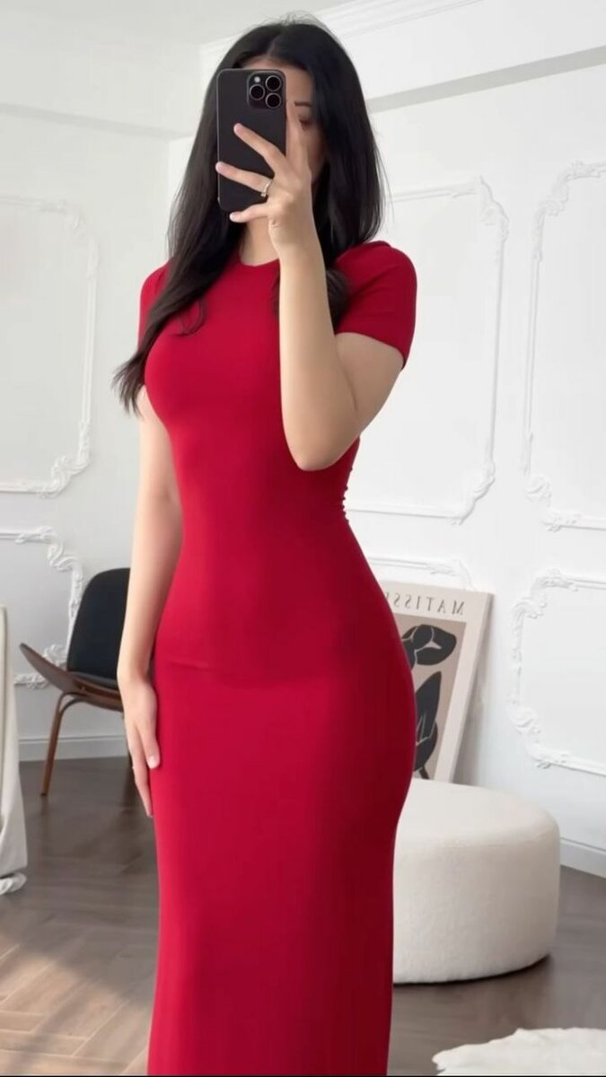 Robe moulante rouge élégante