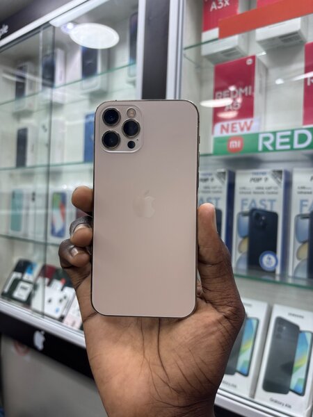 iPhone 12 pro128Go