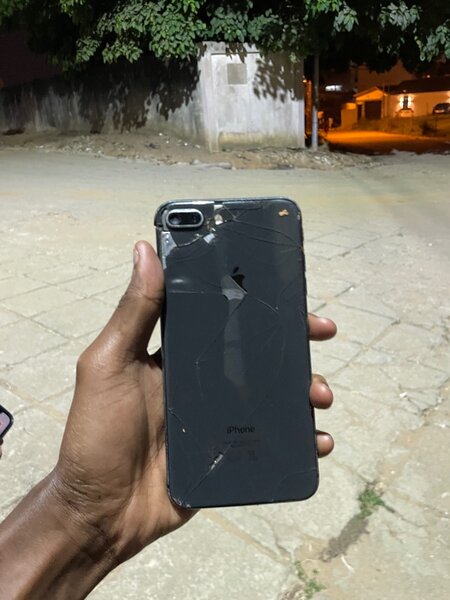 iPhone 8 Plus