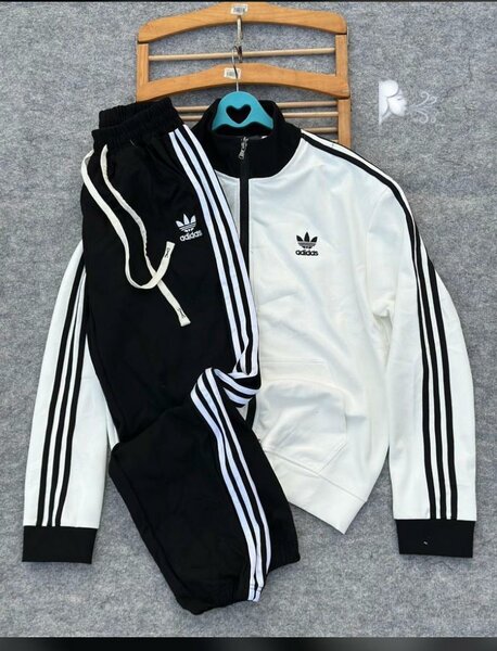 Ensemble de sport élégant
